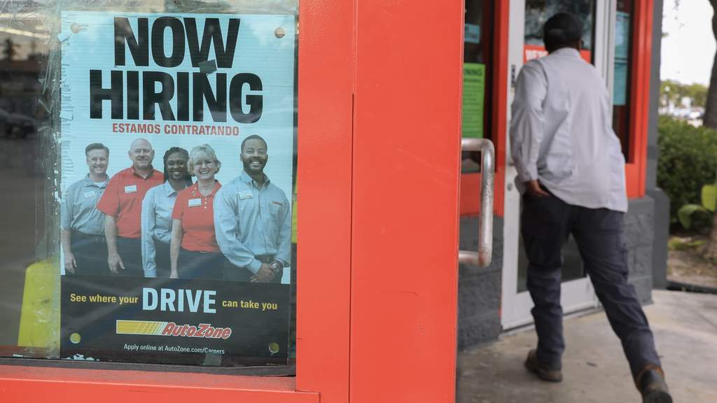 US Adds 162000 Jobs in August, Trump Demands Rate Cut and Tariff Threats